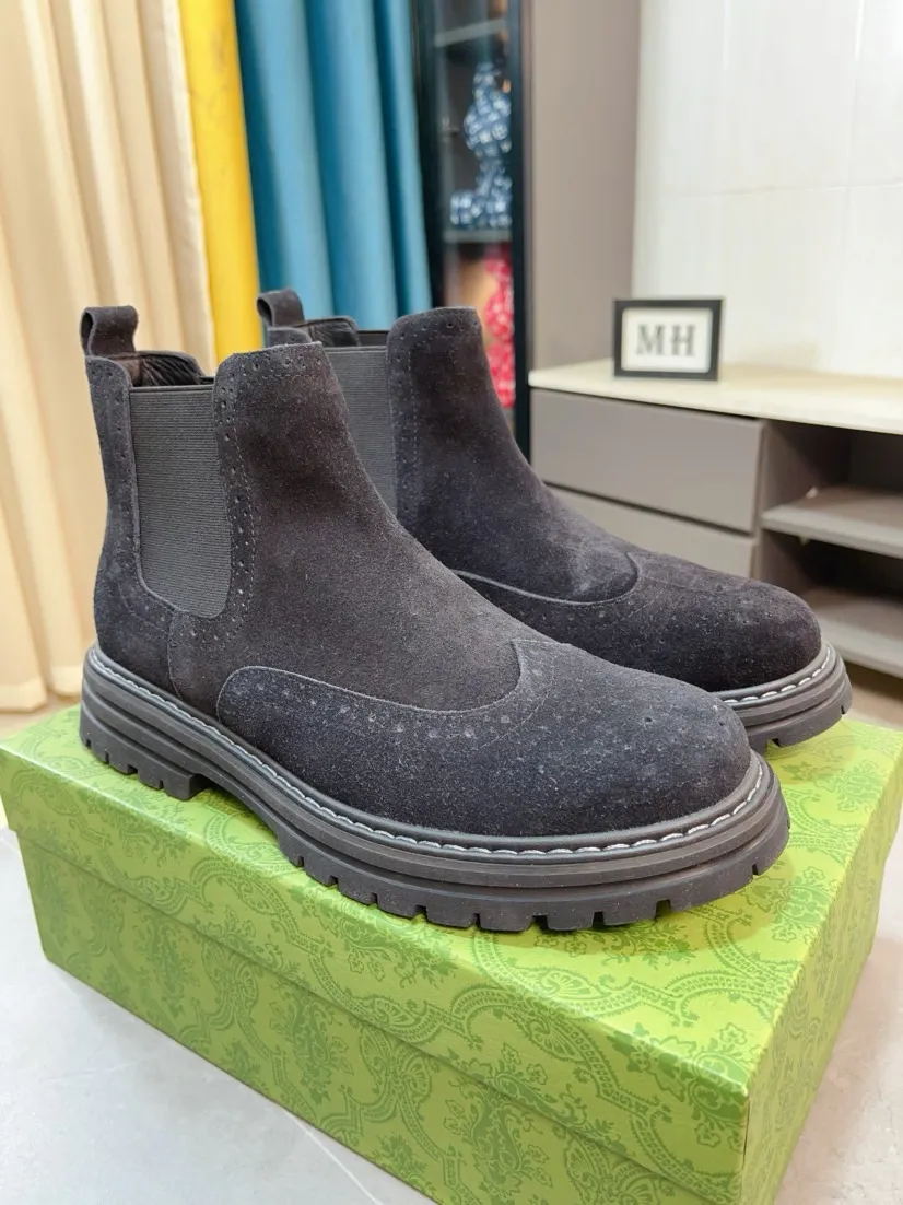 Men's shoes 💰540🌸🌸 (GUCCI) [cow lining plus velvet optional] [can be made without standard] New product Martin boots imported from Canada with full top layer high mercerized frosted fabric, punched using 3D digital technology, high-end and classy, ​​versatile to wear, full of three-dimensionality, close pictures will make you obsessed with the leather. You can't extricate yourself ~ the best on the market.          Fabric: Cowhide/Embossed Lining: Cowhide.          Please make a note when placing an order, sizes: 38-44 (37, 45, 46 can be customized and cannot be returned or exchanged) 5 colors available; black, gray, khaki, coffee, and earthy yellow